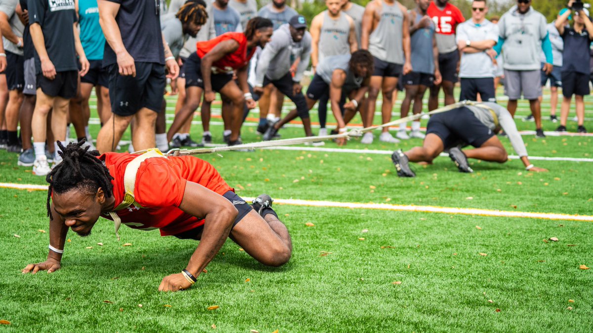 CoastalFootball's tweet photo. Out here COMPETING😮‍💨

#BEL1EVE #STRIKETHESTONE #TEALNATION https://t.co/O7WzIj6GGJ