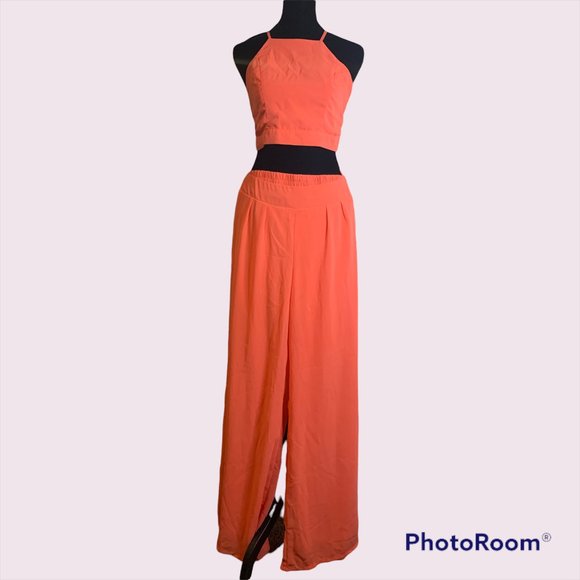 JanetMerryman's tweet photo. So good I had to share! Check out all the items I'm loving on @Poshmarkapp #poshmark #fashion #style #shopmycloset #akira #joefresh #urbane: https://t.co/k9oOSZu5u8 https://t.co/48Je5hcHtj