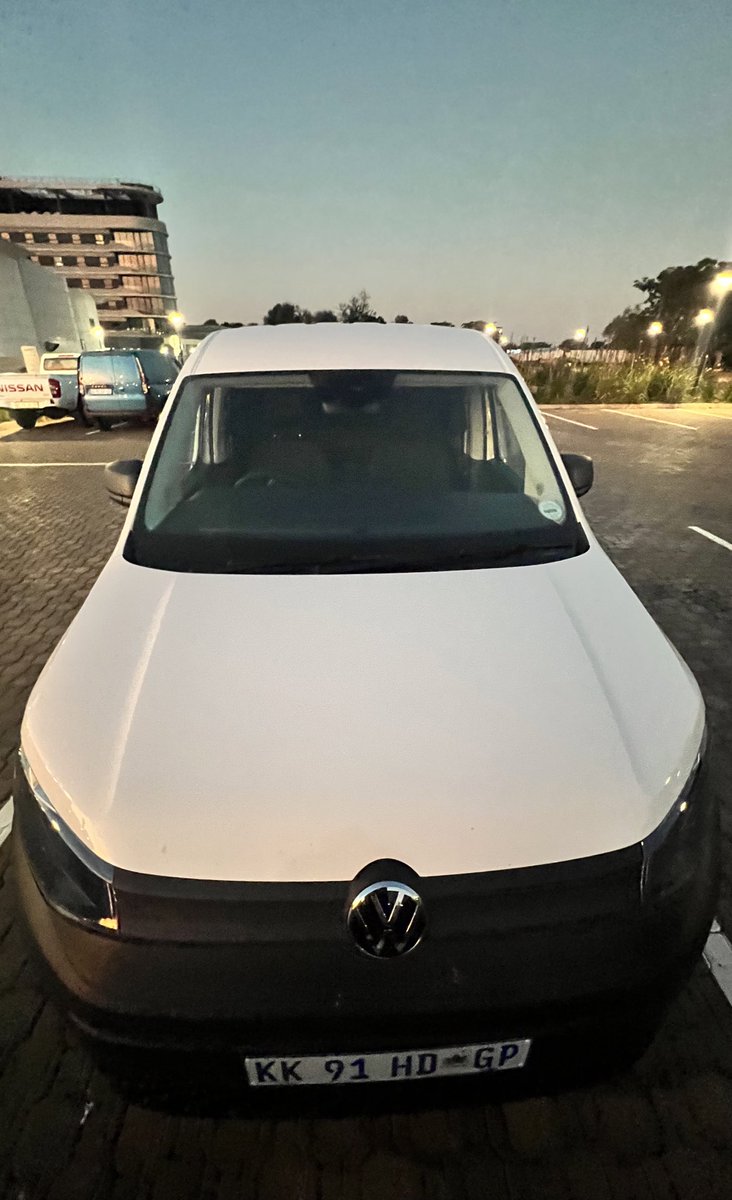 mtura712's tweet photo. The #NewVolkswagenCaddy Cargo will have stellies on wheels and non-body colour handles,bumpers and closed up loading bay @VolkswagenSA @VWSAnews #NewCaddy https://t.co/Z7526BXydg