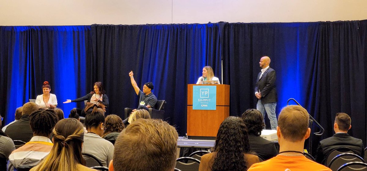 A quick peek into one of our panels: The Art of Entrepreneurship with some amazing minds. These folks are able to rock their artistic prowess while trailblazing as entrepreneurs!

#wesummitomaha #WeDontCoast #OmahaYoungProfessionals #middleofeverywhere