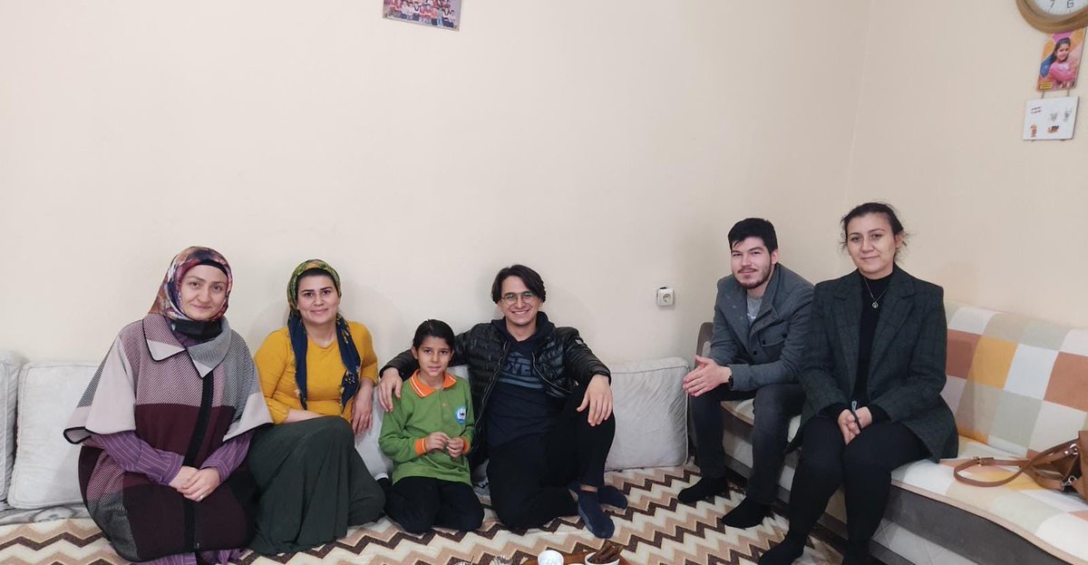 GelisIho's tweet photo. “Bize de gel öğretmenim”  #ŞIRNAKBAŞARIYOR
#ŞükrüGelişİmamHatipOrtaokuluAilesi @tcmeb @SirnakValiligi @ahmetozdemirmem @sirnakmem73 @serkanurunuu https://t.co/Zn1QaECwD0