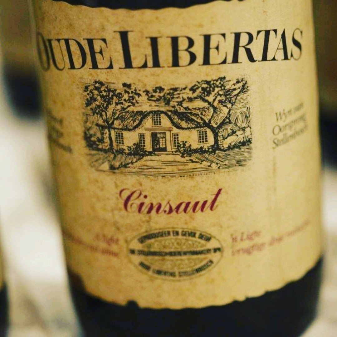 emilejoubert's tweet photo. 1971. Cinsaut holding-up brilliantly. Fermented in steel-tank. Kept on lees for 4-6 months before bottling. As the late Duimpie Bayly told me: 'We did not stuff around back then.'
#cinsaut
#capewinelands
#southafricanwine
#capeclassic https://t.co/rA07zZSLZc