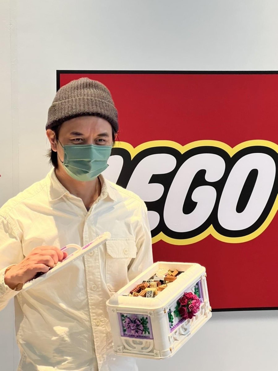 IanHou2's tweet photo. 很榮幸受邀參加 LEGO Play your way活動
擔任Home Deco的講師
也為活動創作了
樂高珠寶盒、面紙盒、相框和留言版
這次的活動主軸
也和我玩樂高的初衷一樣
樂高要怎麼玩?
開心玩就對了~Play your way
#謝謝樂高邀請精鍊公關公司協助
#LEGO #Playyourway #レゴ
#台北時代寓所 #台灣樂高 #lanhou https://t.co/Nw7j1HNus2