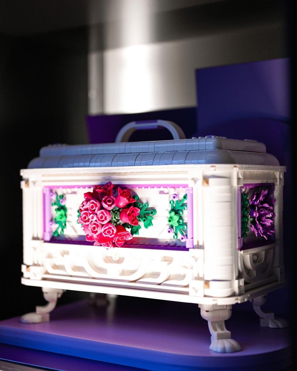 IanHou2's tweet photo. 很榮幸受邀參加 LEGO Play your way活動
擔任Home Deco的講師
也為活動創作了
樂高珠寶盒、面紙盒、相框和留言版
這次的活動主軸
也和我玩樂高的初衷一樣
樂高要怎麼玩?
開心玩就對了~Play your way
#謝謝樂高邀請精鍊公關公司協助
#LEGO #Playyourway #レゴ
#台北時代寓所 #台灣樂高 #lanhou https://t.co/Nw7j1HNus2