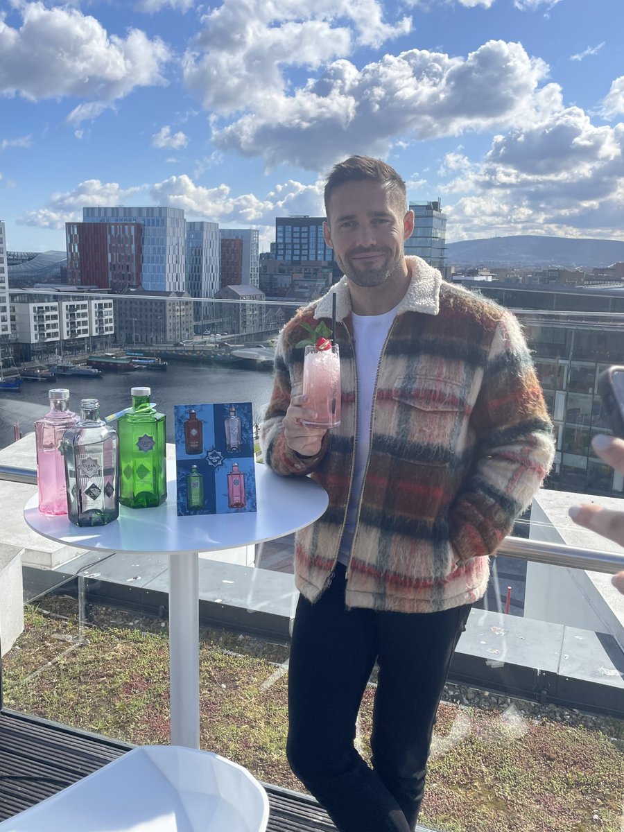 FindlaterandCo's tweet photo. Great to have Spencer Matthews over giving the staff training on the rooftop of ⁦@themarkerhotel⁩ in Dublin.  Simply substitute a Clean product in your favourite cocktails to lead a sober life https://t.co/zeqF0DQKHa
