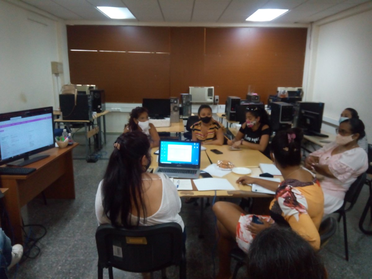 Se desarrolla en el Centro CEIGE de <a href="/universidad_uci/">Universidad de las Ciencias Informáticas</a> encuentro de trabajo con la empresa Tecnotex como parte del proyecto incubado en el <a href="/PCTHabana_3CE/">Parque Científico Tecnológico La Habana</a> <a href="/raydelmp/">Raydel Montesino Perurena</a> <a href="/YanioHdez/">Yanio Hernández </a> <a href="/iho66752147/">Ihoandra Sotolongo Carballo</a> <a href="/irina5500/">Irina Brito Reyes</a> <a href="/AnaMarys8/">Ana Marys</a> <a href="/CubaMES/">MES</a> <a href="/lraciel/">L. Raciel Rodríguez Silva</a> <a href="/oyarisbel/">Olga Yarisbel</a> <a href="/Liannet28841311/">Liannet</a>