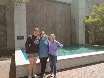 OBUBugtruck's tweet photo. Yesterday our Sigma Tau Delta (English Honors Society) delegation set out for the International Convention in Atlanta with trusty faculty advisor Dr. Ben Utter at the helm. Despite a 9-hour car ride, everyone was all smiles today!#SigmaTauDelta #Engcon #engcon2022 https://t.co/WpweFj2g3t