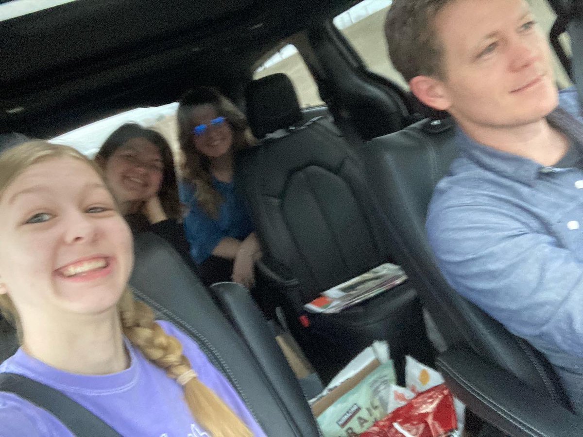 OBUBugtruck's tweet photo. Yesterday our Sigma Tau Delta (English Honors Society) delegation set out for the International Convention in Atlanta with trusty faculty advisor Dr. Ben Utter at the helm. Despite a 9-hour car ride, everyone was all smiles today!#SigmaTauDelta #Engcon #engcon2022 https://t.co/WpweFj2g3t