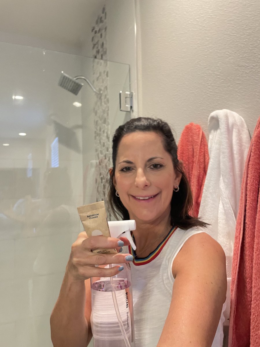 SparkPromoter's tweet photo. Good morning today’s a good day to clean with ⁦@blueland⁩  bathroom cleaner #earthfriendly #blueland #bluelandpartner. Excited to give my bathroom some love without chemicals https://t.co/SqONaFrbdm
