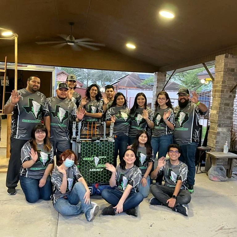 RogueRanger8573's tweet photo. Ready, trailer loaded up, & on our way to Pasadena, TX for our 2nd District Event. Everyone on #FRC8573 is ready to have a great time. #FIRSTRGV #HereComesThe956 #RogueRangersLegacy π―π€πβ‘οΈπ https://t.co/VcTEzpVAxZ