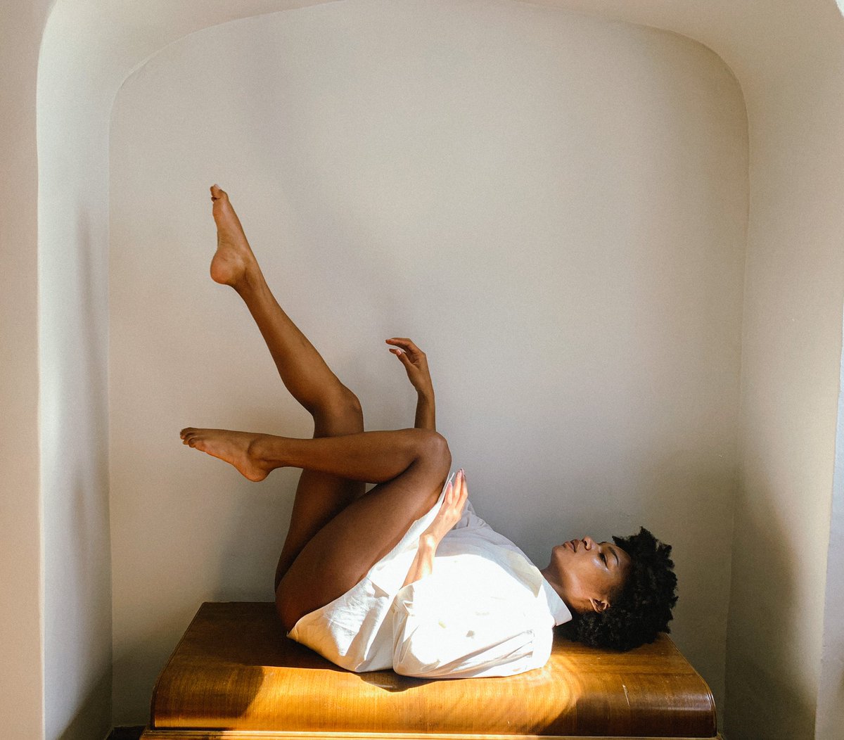 lalaamorena1's tweet image. When inspired, create ✨

Self shoot series. #selfshoot #photoshoot #createathome #blackmodel #model #chicagocreative