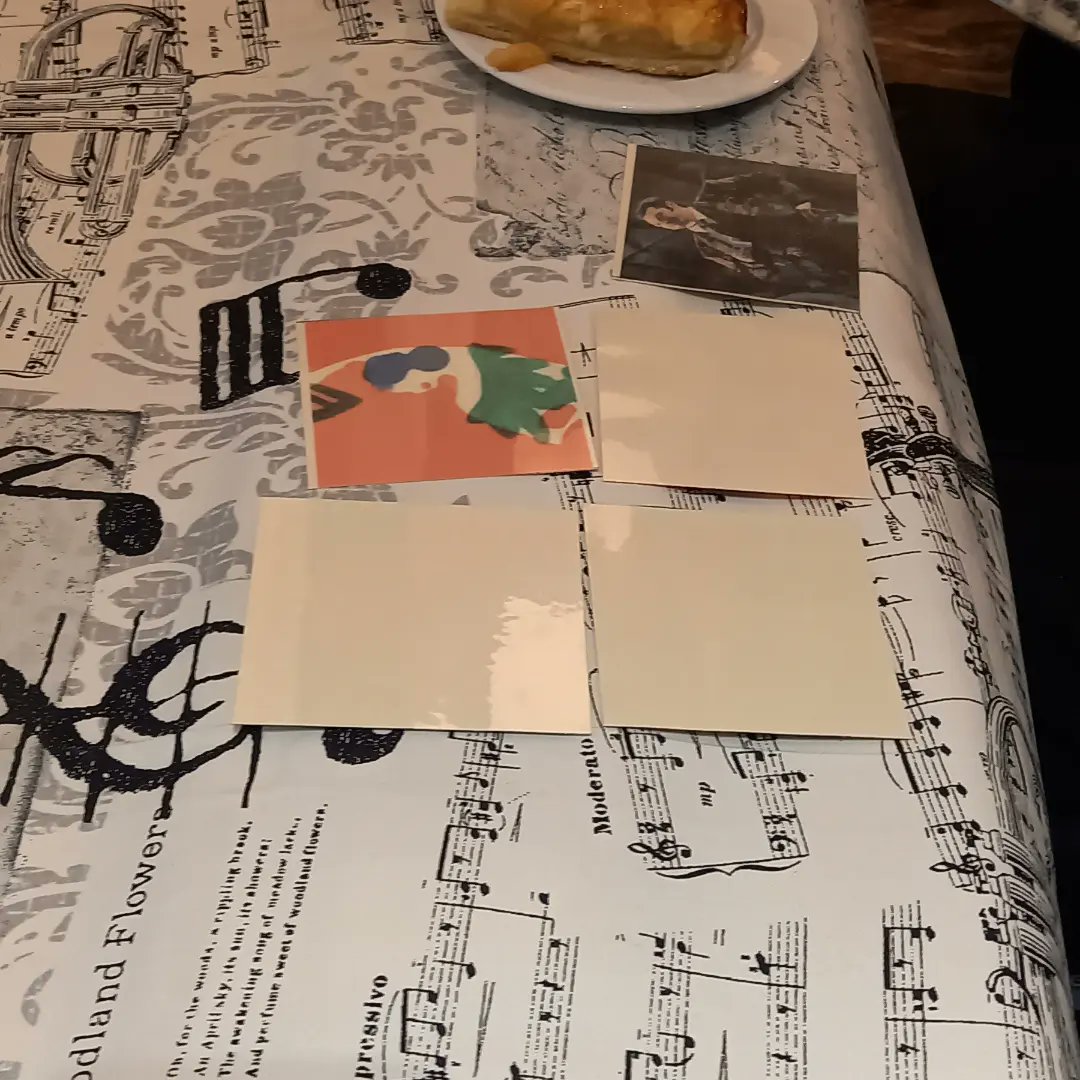 LabOpera's tweet photo. Apr��s-midi chargée en émotion 💕 les élèves de 1e Accueil du #lycéepaulpainlevé ont rencontré les pensionnaires de la résidence Le Voltaire de #puteaux 🎶😀 Jeux, quizz et musique étaient au rendez-vous #labopera #carmen #courbevoie https://t.co/UcZYMV1Fwq