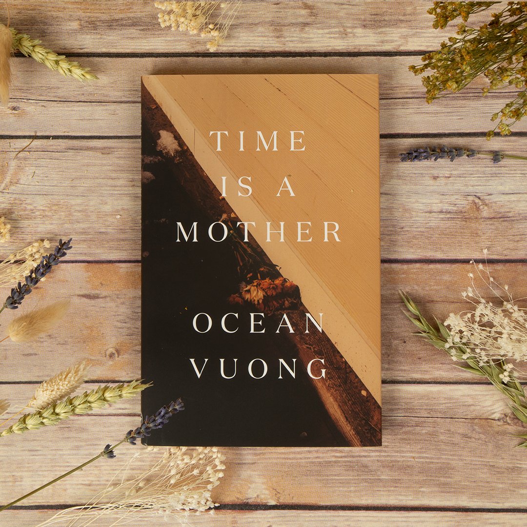 natpoetrylib's tweet photo. 📚 Book giveaway! 📚 We're very excited about the publication of Ocean Vuong's new collection "Time is a Mother" on 7 Apr - &amp; we've teamed up with @vintagebooks who have donated 2 copies for us to give away! 

Simply RT this tweet before 7 Apr for your chance to win a free copy! https://t.co/X7aY6Pdi52