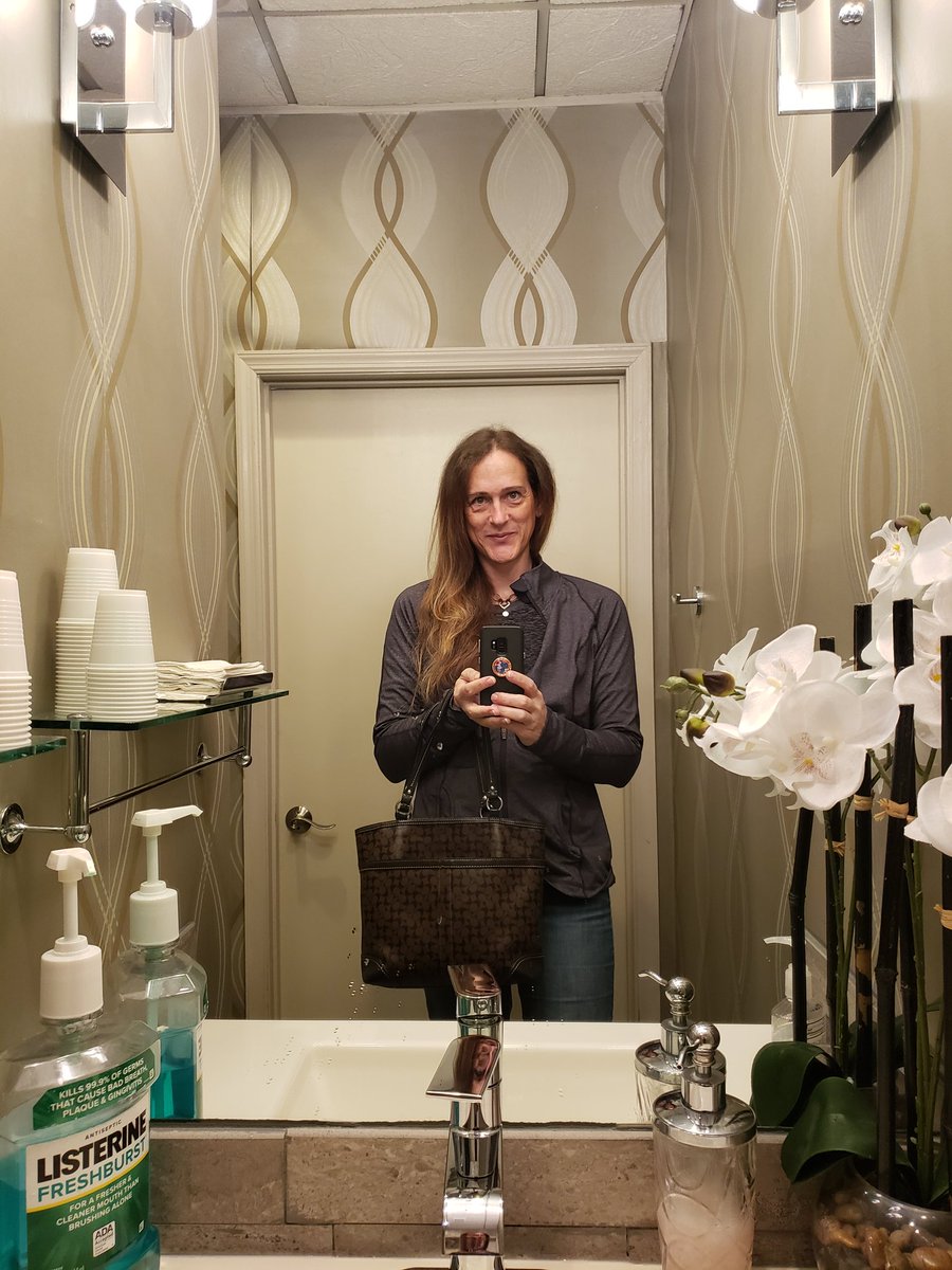 jamieharrellmba's tweet photo. 4. #TransAgenda 9:59am. Absolutely the most peak #transgender thing I've done today. And it will only get gayer as my agenda progresses! A #BathroomSelfie on #TransDayOfVisibility. But wait. Is that a *real*... Coach? https://t.co/nxy4ha7Mip