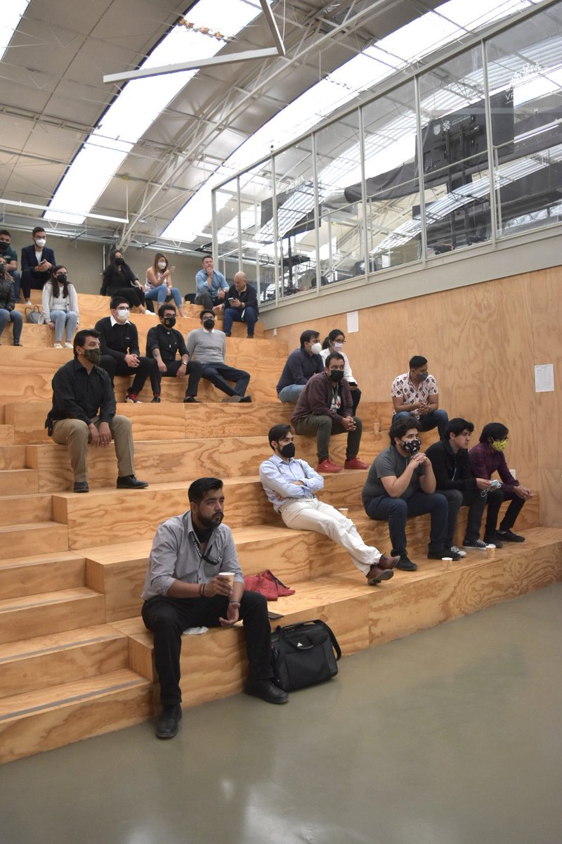 turismocdmx's tweet photo. Ya arrancó el programa de actividades del #Hackathon2022 “Turismo y Bienestar”, por la innovación digital del Turismo🧑‍💻🌐👩‍💻.
Mentores y participantes presentan sus proyectos y perfiles profesionales para emprender la jornada de Hacking el día de hoy. https://t.co/J7nVrq4IIz