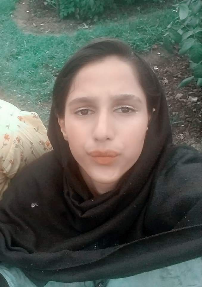 QisarMir's tweet photo. #missing
A 14-year-old gril Nafiya Bilal Khan from #Murran village of south Kashmir's Pulwama district has been missing for the past 5 days. https://t.co/XyVitBUNOX