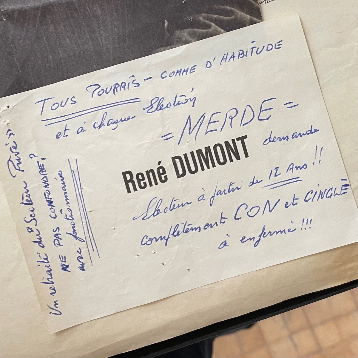 alphoenix's tweet image. 🗳Inspiré par les tweets et le travail de recherche de @JeremieMoualek, je suis allé ce matin aux archives départementales du Val-d’Oise à Cergy-Pontoise. Y sont conservés notamment les bulletins nuls du second tour de l’élection présidentielle de 1988. Voilà un échantillon.