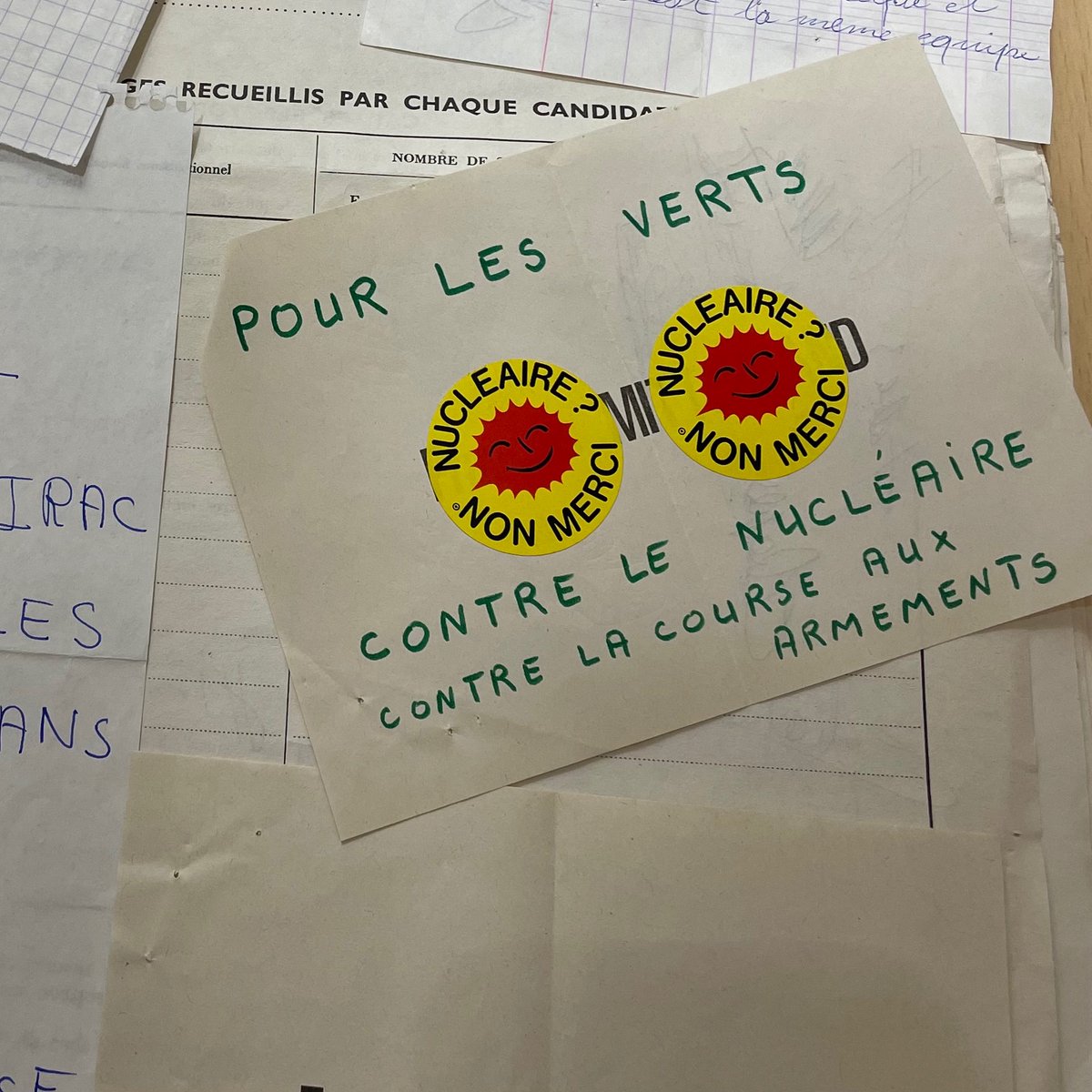 alphoenix's tweet image. 🗳Inspiré par les tweets et le travail de recherche de @JeremieMoualek, je suis allé ce matin aux archives départementales du Val-d’Oise à Cergy-Pontoise. Y sont conservés notamment les bulletins nuls du second tour de l’élection présidentielle de 1988. Voilà un échantillon.