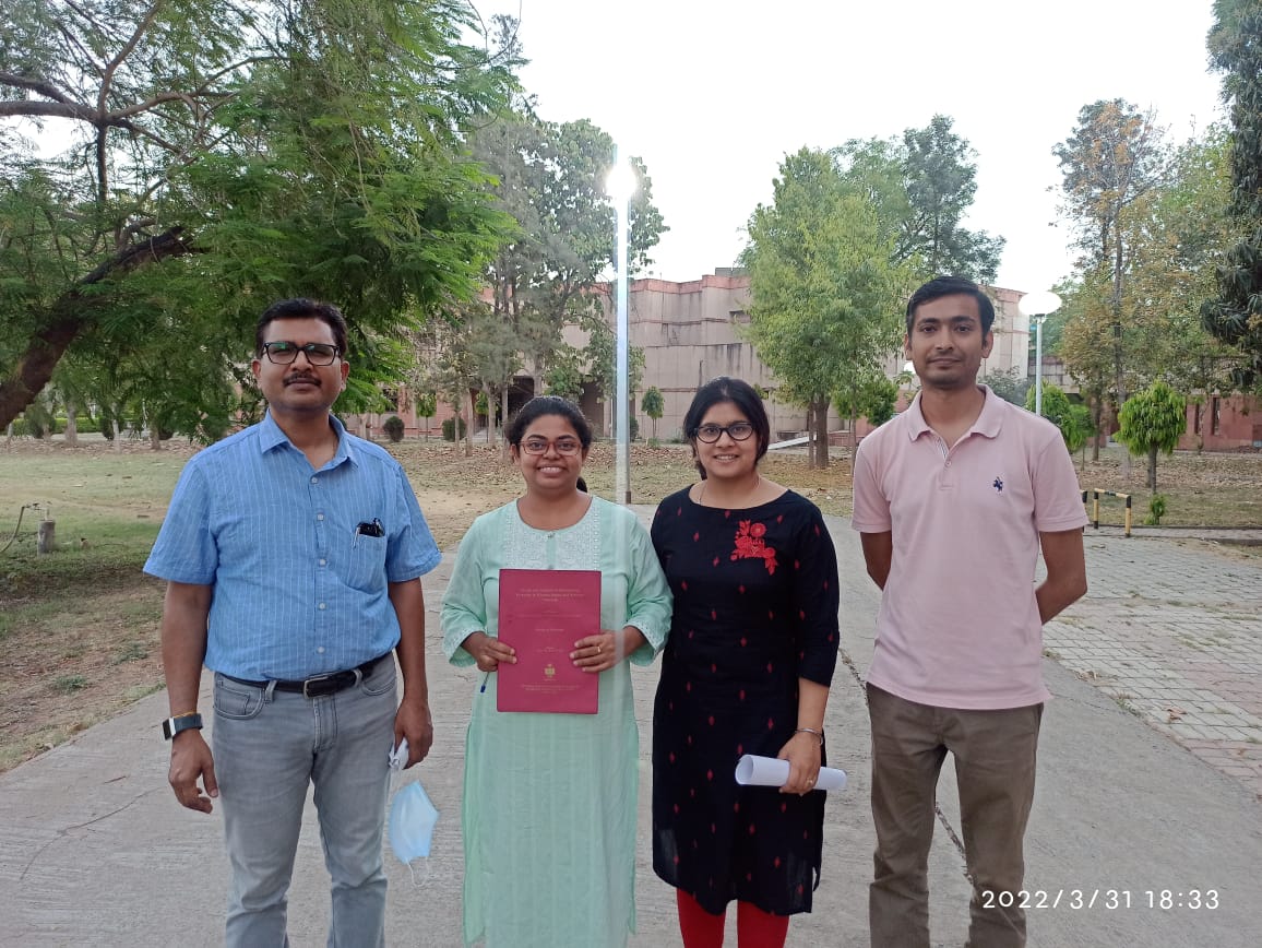 ट्रिपल आईटीएम ग्वालियर से कंप्यूटर साइंस में पत्नी सपना को पीएचडी की डिग्री प्राप्त हुई। डॉक्टर सपना व उनके गाइड द्वय सहित पूरी टीम को हार्दिक बधाई एवं शुभकामनाएं। पूरे परिवार, सगे संबंधीयों एवं शुभचिंतकों को गौरवान्वित करने के लिए धन्यवाद।