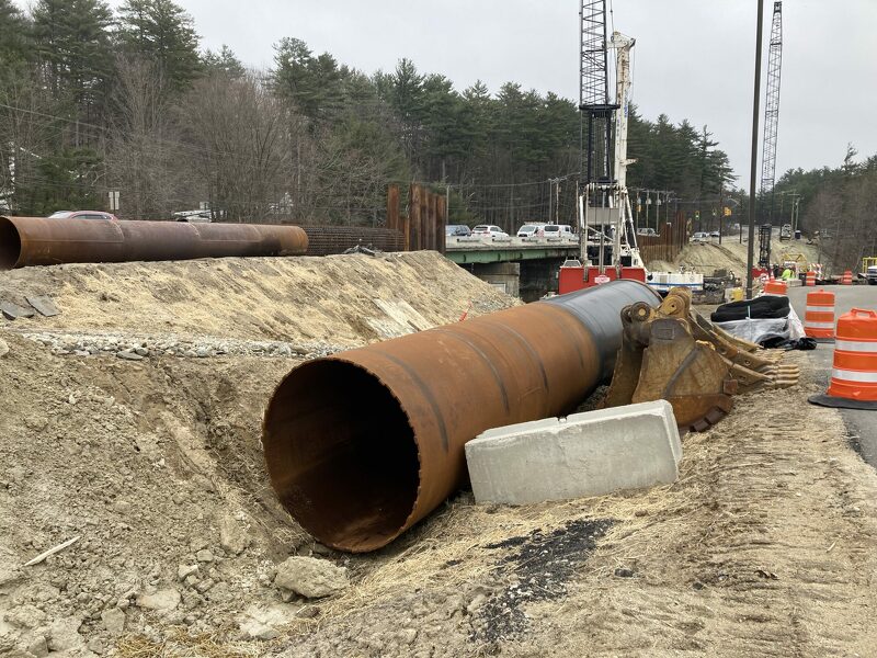 A water main project in Peterborough Thursday -- that is being done in conjunction with the Route 101 bridge reconstruction -- will be paid in full by federal funds. #PeterboroughNH #NHDOT

monadnockbeat.com/articles/feder…