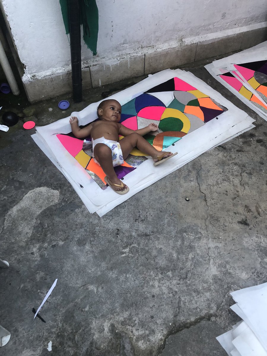 SSuavidade's tweet photo. Olhe as crianças que é o futuro e a esperança tbt #suavidade https://t.co/Q2YZmwMK58
