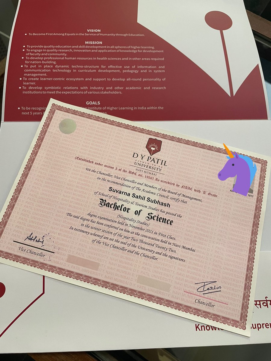 OnikasIndianSon's tweet photo. Finally graduated! 👨‍🎓 Hope I made you proud Queen @NICKIMINAJ 💖 https://t.co/s6SE13I0Ni
