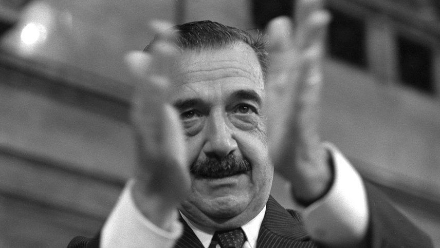 MemoPergamino's tweet photo. “En la Argentina hay hambre, pero no porque falten alimentos como en otros países sino porque sobra inmoralidad” #RaulAlfonsín https://t.co/oiSvXmaU53