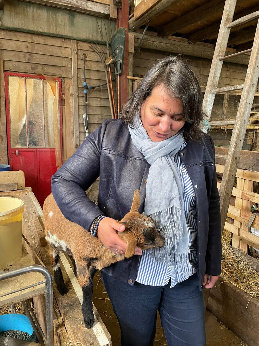 Belle journée à l’invitation de ma collègue <a href="/Romeiro1L/">Laëtitia Romeiro Dias</a>. Je la remercie de m’avoir fait découvrir la ferme d’élevage La Doudou de Cheptainville. Oui l’élevage et le bien être animal sont conciliables. Savoirs, savoir-faire et transmission sont les guides de ce lieu authentique.