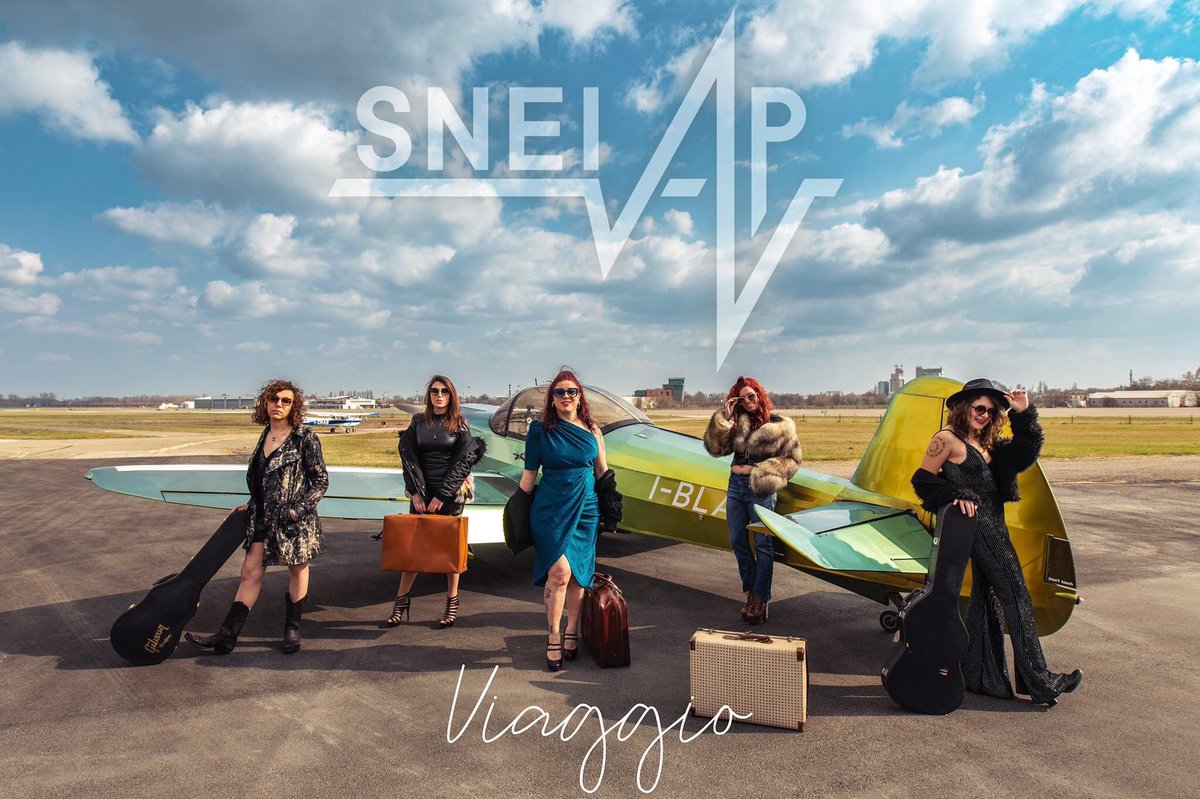 😬 FOTO SPOILER… MA DI COSA?

☑️ Il nome del nuovo singolo c’è;
☑️ Le valigie anche;
☑️ Le date di uscita ci sono;
‼️ Manca qualcosa… e Sabato alle ore 18 lo annunceremo!
Sarà una figata!

#viaggio #nuovosingolo #femaleband #rockband #testimonial #bigannouncement #italianband