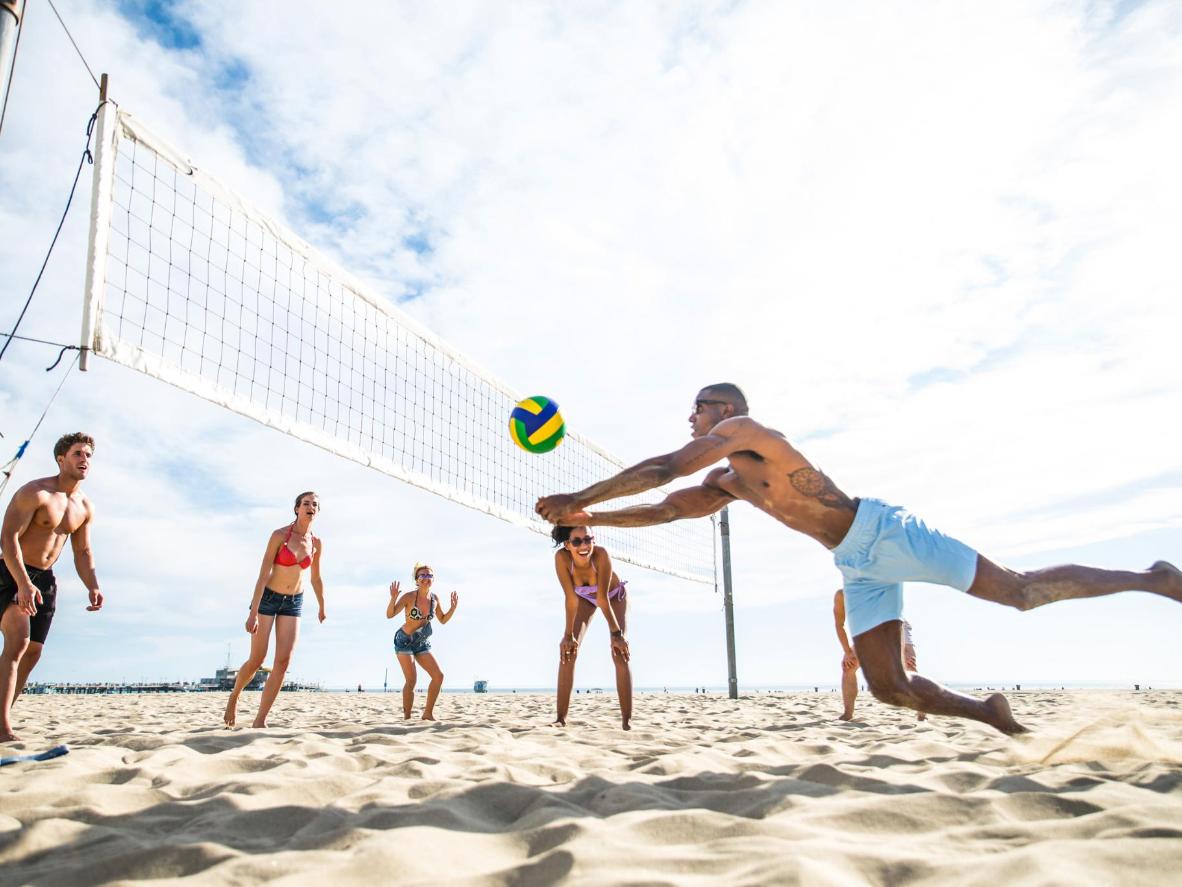 TAKE NOTE ONLY TRIPS VOLLEYBALL LEAGUE IN LOUISVILLE!  Check out all leagues on our website!
Registration opens on Monday 3/28 for all RETURNING Teams.  
All NEW teams - your registration opens on 4/4 !   
Register online at 6packvolleyball.com or sign up at the bar !