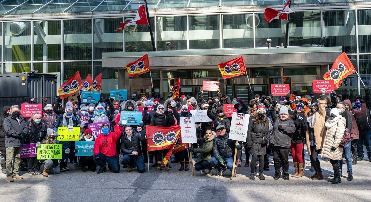 adguyy's tweet photo. I am proud to stand in solidarity with our bargaining team #OAGStrike @psac_afpc @PSACNCR @UNE_SEN @coreymccormick https://t.co/ia3Jcbd4nr