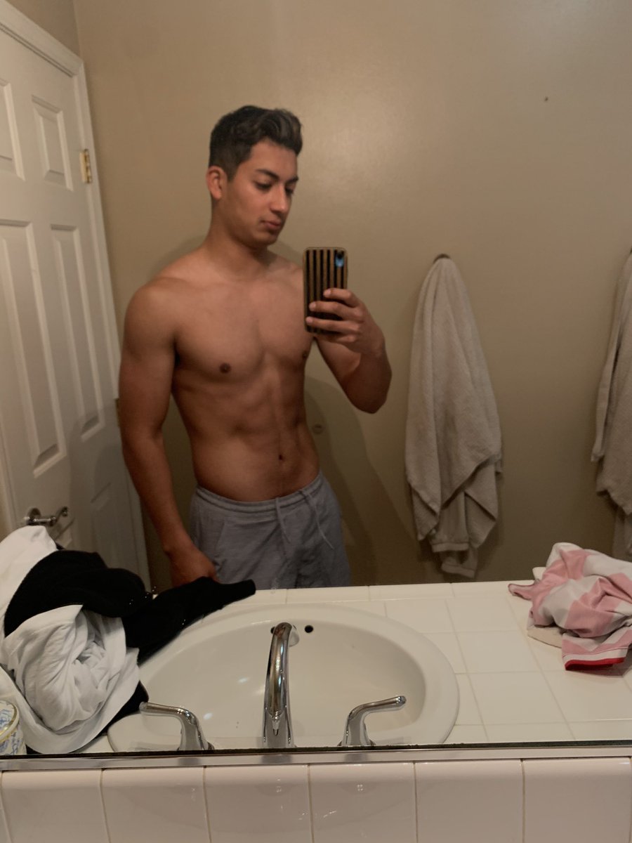 JoshBustamante4's tweet image. My entire life Ive been a pretty skinny guy &amp;amp; I always thought I didn’t need to workout.Skinny doesnt = healthy!6 months ago I was in the worse shape Ive ever been in &amp;amp; decided to change things up. Ive been in the gym 5-6 times a week &amp;amp; got my diet right. Lets keep it going 💪