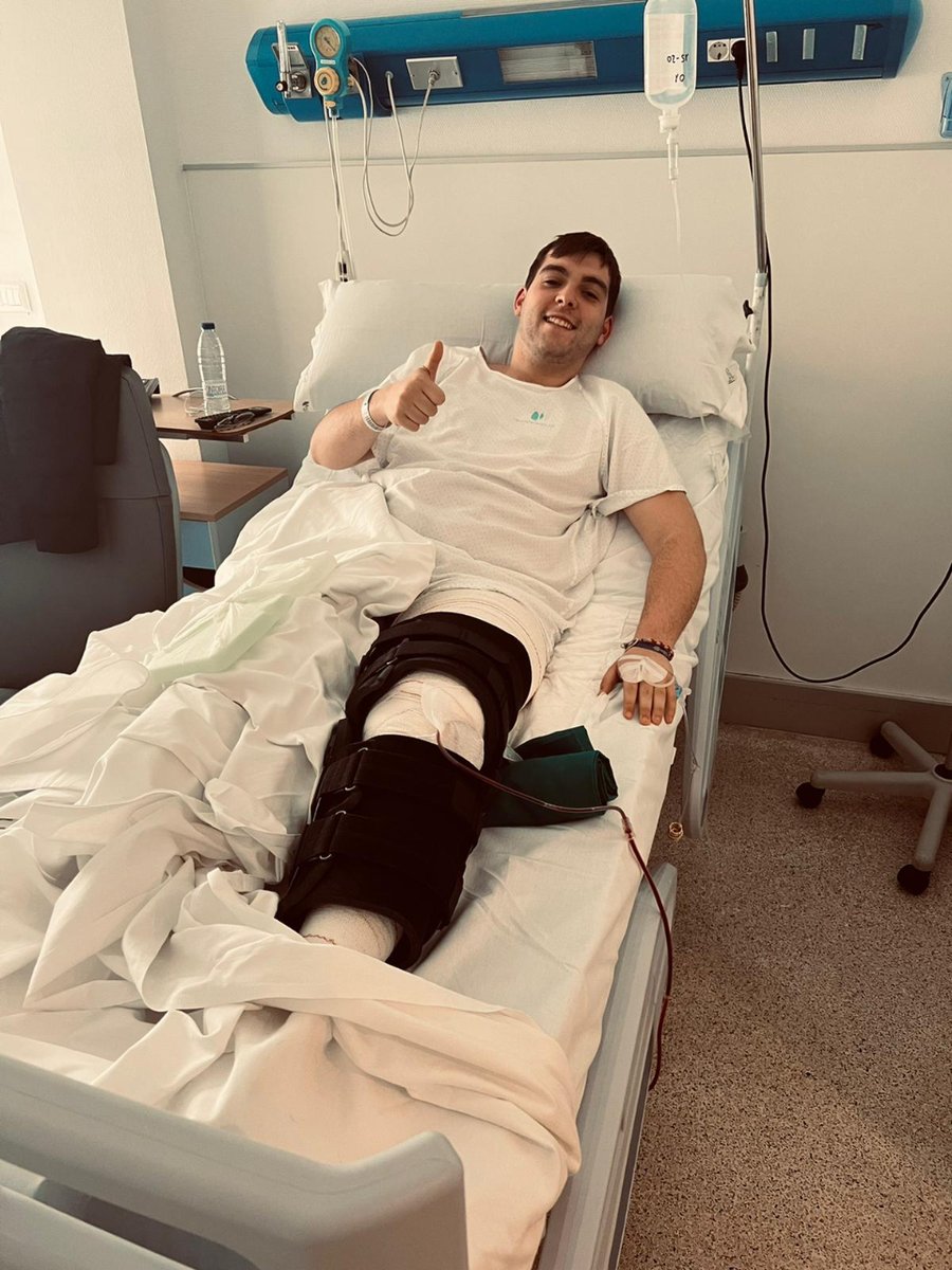 SPRiberena's tweet photo. La operación de rodilla de nuestro jugador, Ángel Jiménez se ha llevado a cabo de forma satisfactoria 👏

Desde aquí, te deseamos mucho ánimo y fuerza en tu proceso de recuperación.

La camiseta azul te espera de vuelta 😜 https://t.co/FxcBhpEzo7