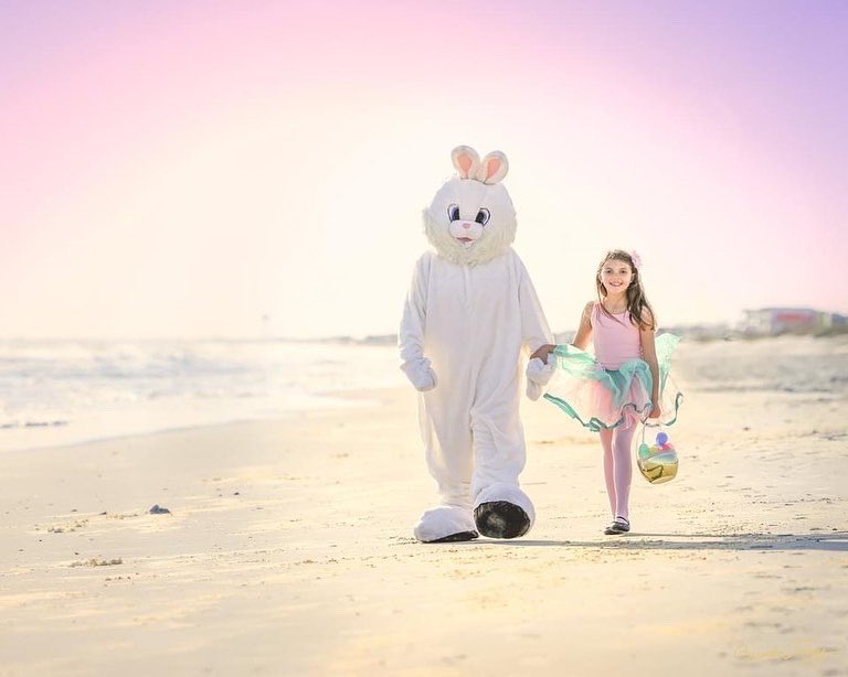 BrendaTSchwartz's tweet photo. I 💕 it when children tell me how they want to pose. 2nd photo was this one’s choice. And then she asked to wear the bunny head. So cute! https://t.co/6VyGnjflmJ