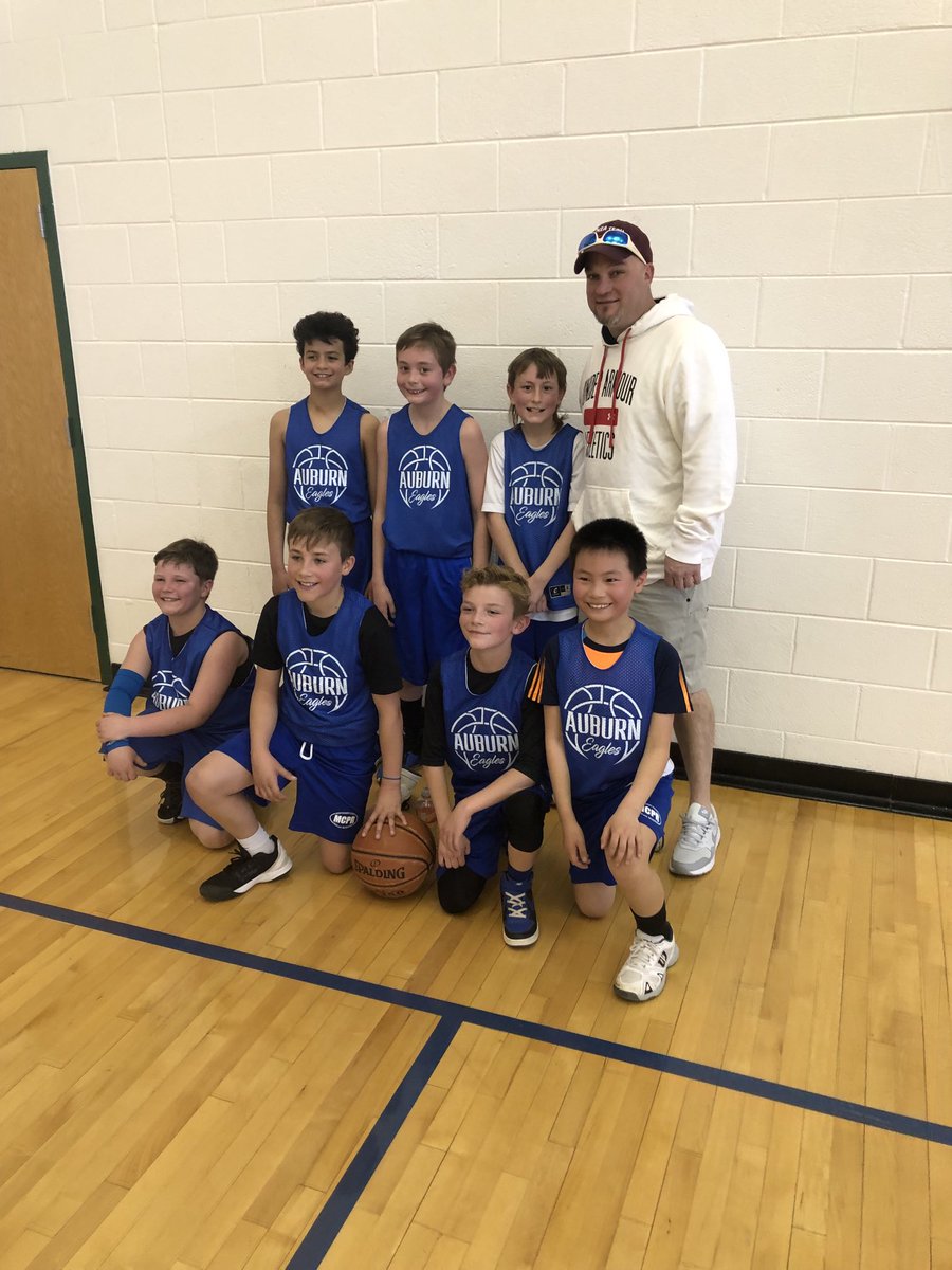 fruitbatax's tweet photo. Awesome seasons of rec b-ball. Great job ⁦@mcparksrec⁩ ⁦@AESstars⁩!! Ready to hit the ball fields. 🏀➡️🥎⚾️ https://t.co/a2woPaFB1K