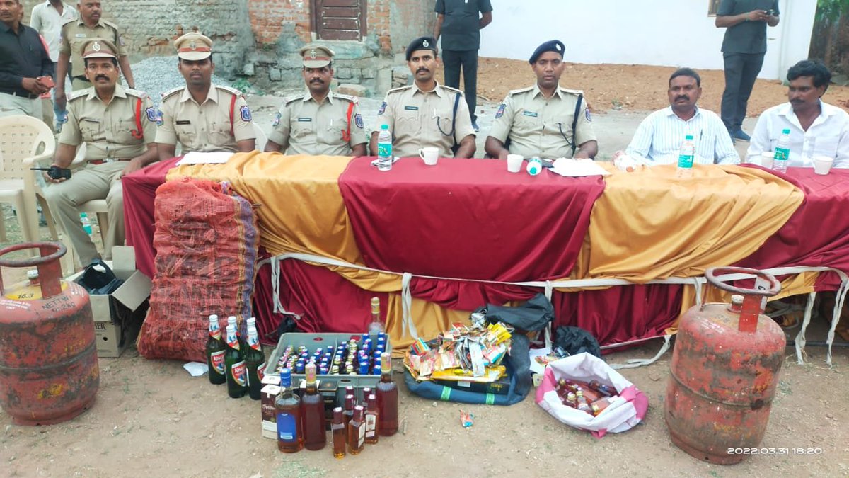 MalkajgiriCop's tweet photo. Today @NarayanapurPS conducted the #CommunityContactProgram under the supervision of
@DcpBhongir in sarvail village and seized
1) two-wheeler 36
2) four-wheeler 04
3) 10000 worth of illegal liquor.
@TelanganaDGP @TelanganaCOPs @hydcitypolice @cyberabadpolice @DcpBhongir https://t.co/3BludEAr8z