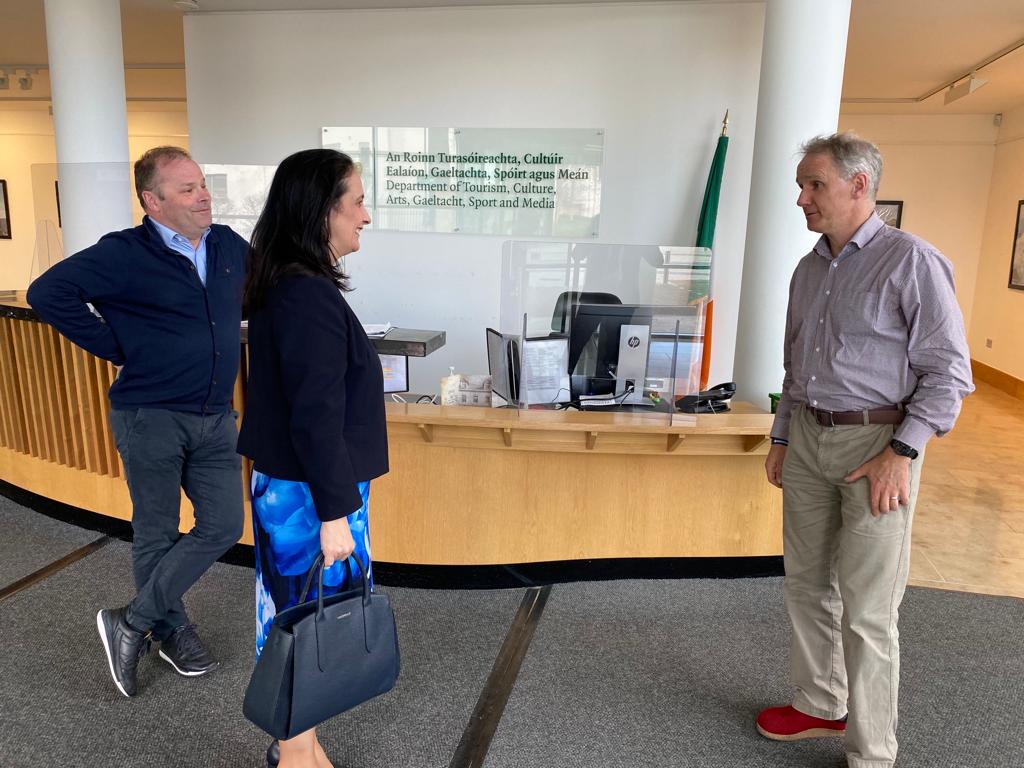 cathmartingreen's tweet image. Great to visit colleagues in our @DeptCulturelRL #Killarney HQ while I'm @MeithealIreland 

Looking forward to speaking at the trade event later today, a brilliant buzz about the place

#Meitheal2022