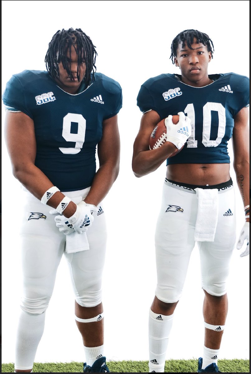 LorenzoCowan10's tweet photo. After A Great Visit I Am Blessed To Receive My First Offer From Georgia Southern University. 🙏🏽 #HailSouthern🦅 @GSCoachHelton @GSBevill @GSAthletics_FB @coachtwelch1 @TrainerOfSpeed #ItsDifferentOnDeRenne https://t.co/MtXUXKXfyx
