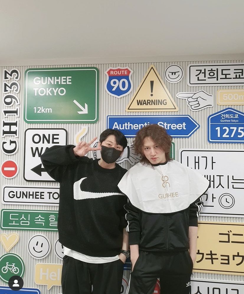 Heechul_Brasil's tweet photo. 31.03.22 | INSTAGRAM 📸
gunheenim "Toquei no cabelo do meu amigo pela primeira vez em um longo tempo."
#HEECHUL #SUPERJUNIOR @SJofficial https://t.co/T0aQl6ImkM