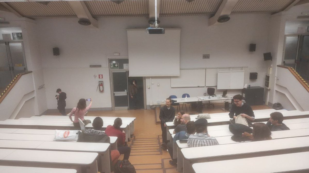 Partita la manifestazione pacifica degli Studenti contro il GP Torino a Palazzo Nuovo
Contro tutte le discriminazioni, contro l'eterno stato di emergenza, per la libertà di scelta e per una vita in pace
Viva l'Italia!!!🇮🇹
Viva la Libertà!!!🌹

#Resistenza #DraghiVattene #31marzo