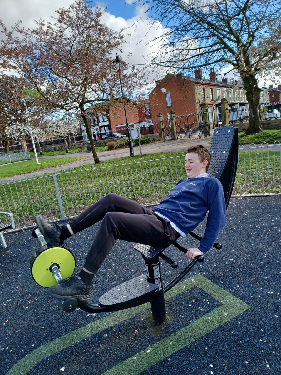 CornforthNicola's tweet photo. The boys enjoyed some key working this morning in the very cold fresh air ⛅ 
Always love to see them running about and enjoying themselves outdoors 😎 Well done for good behaviour whilst out in public 👍
@LeverParkSchool @NicolamorrisOl1 https://t.co/jsc3B4tTUu