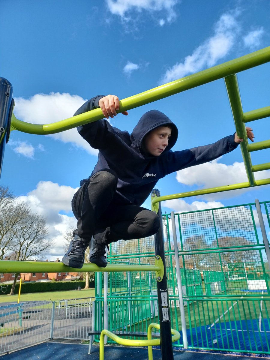 CornforthNicola's tweet photo. The boys enjoyed some key working this morning in the very cold fresh air ⛅ 
Always love to see them running about and enjoying themselves outdoors 😎 Well done for good behaviour whilst out in public 👍
@LeverParkSchool @NicolamorrisOl1 https://t.co/jsc3B4tTUu