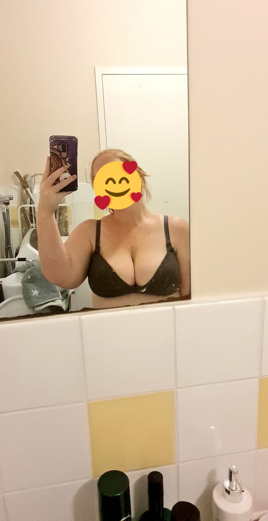 onlyfans20222's tweet photo. How are you all tonight.??
Lonely ?
Bored ?
Horny ?
Then you should come chat with me on #ONLYFANS 
https://t.co/AduipyYY3V https://t.co/od4z9sga2n