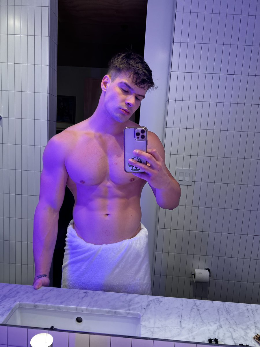 Malik_Delgaty's tweet photo. RT This post to help me reaching to the top 😜😈

Only 20K missing to have HALF OF MILLION of subscriber 🤯🤯🤯 https://t.co/dVeQrjXCbi