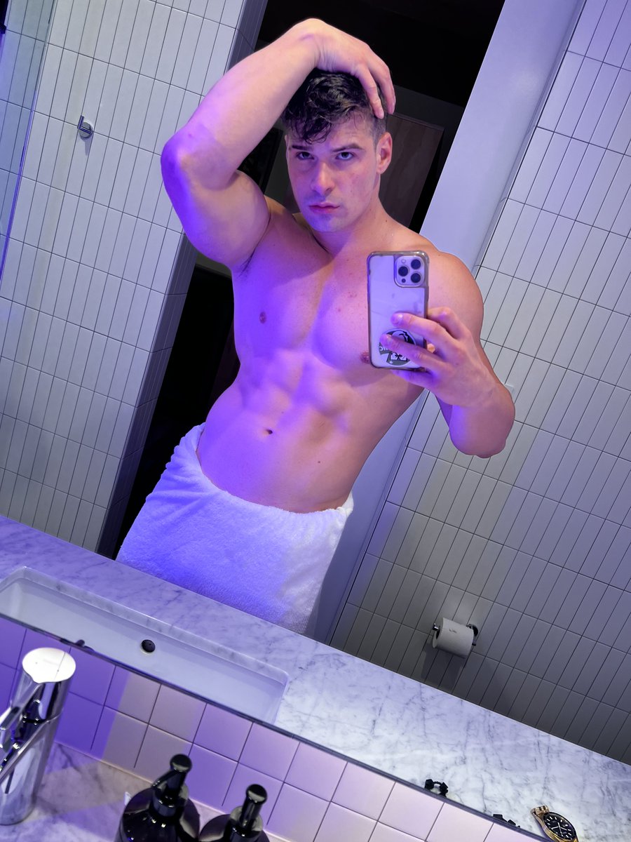 Malik_Delgaty's tweet photo. RT This post to help me reaching to the top 😜😈

Only 20K missing to have HALF OF MILLION of subscriber 🤯🤯🤯 https://t.co/dVeQrjXCbi