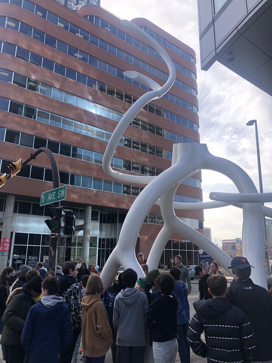 yycCCOM's tweet image. How can urban design be used to improve the lives of citizens? @2schoolyyc students from @riversidecbe  are asked this and many other big questions as part of their week long field study. @yyCBEdu #WeAreCBE #2School #yycCCOM