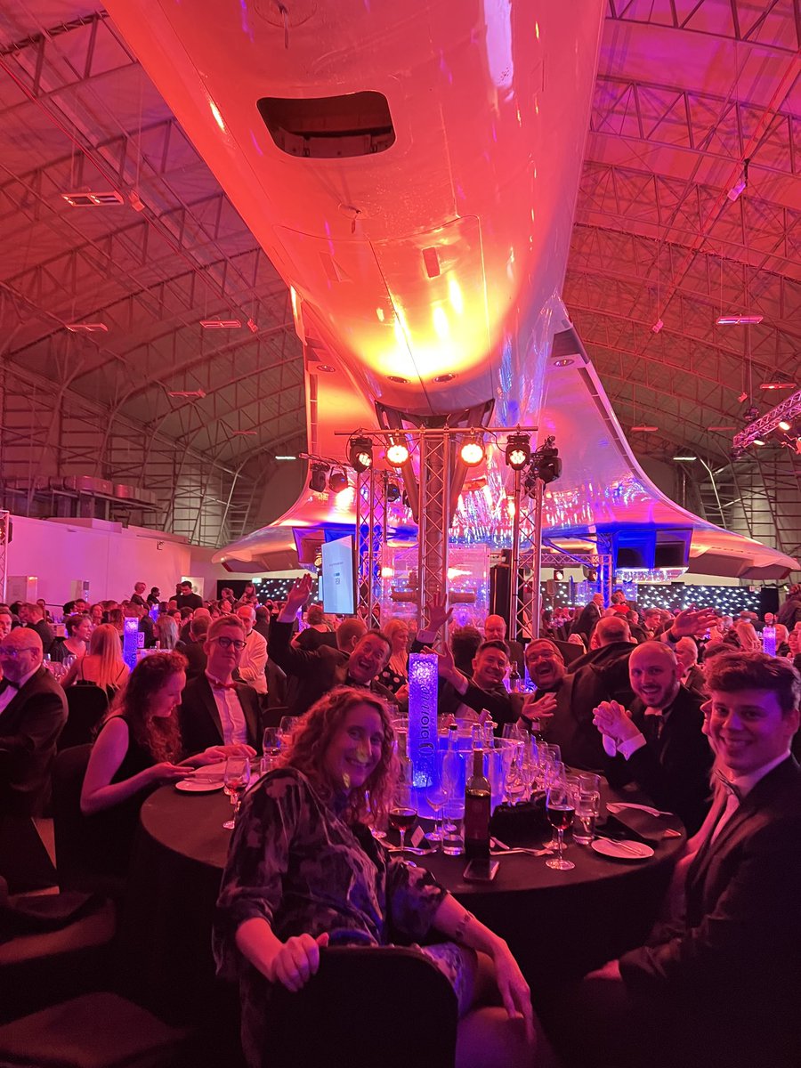 Bionow's tweet photo. Great to see the ⁦@QuantuMDx⁩ and ⁦@Lightox5⁩ guys enjoying the #BionowAwards under Concorde! https://t.co/DAP0McHVTq