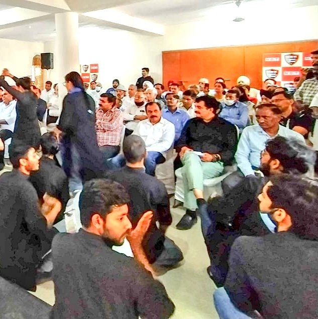 ArvindGaur's tweet photo. अस्मिता थियेटर ने छतरपुर मंदिर में दस्तक नुक्कड़ नाटक किया।  @NavbharatTimes के सामाजिक अभियान एनबीटी 'सुरक्षा कवच' के तहत मंचित यह नाटक छेड़खानी, घरेलू हिंसा, एसिड अटैक, शारीरिक और मानसिक प्रताड़ना, यौन हिंसा और लिंग भेद के मुद्दों पर दर्शकों को जागरूक करता है। #Theatre #Delhi https://t.co/ve9L355Akc