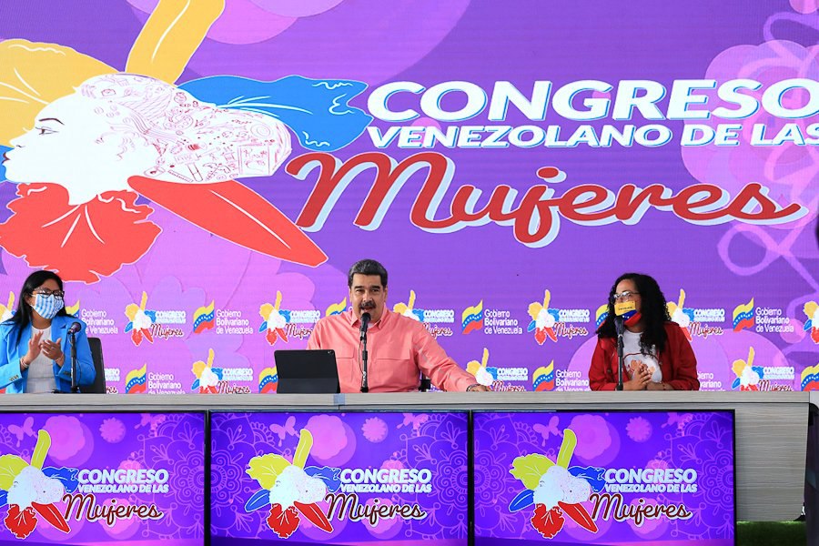 BonosSocial's tweet photo. #AsíLoDijo: El Pdte. @NicolasMaduro reimpulsar la "Misión #HogaresDeLaPatria", preservando como ejes fundamental de la visión original.

@BonosSocial
#4MillonesYContando https://t.co/rJIpdlBwMD
