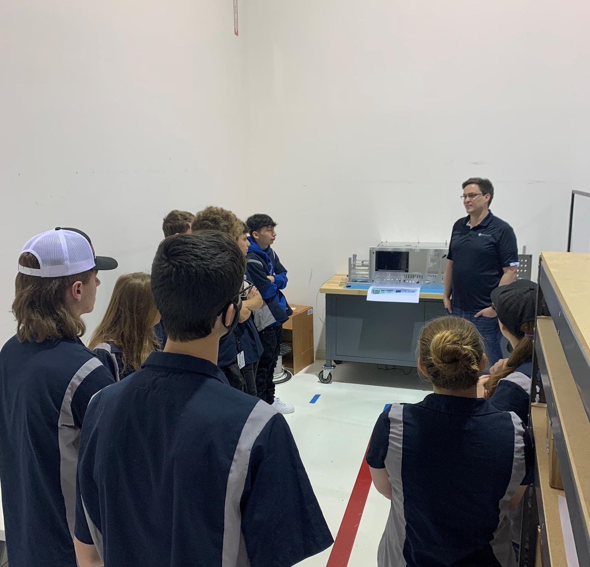 On Tuesday, March 29th Bye Aerospace had the honor of hosting the Aviation Maintenance students from the Cherry Creek Innovation Campus (CCIC) for a tour of our hangar and product. For more information about CCIC, please see cherrycreekschools.org/ccic

#CCIC #byeaerospace #eflyer